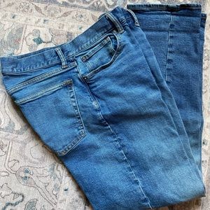 The everyday Jean w/ GapFlex 32W 30L. Like new.